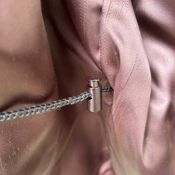 Holt Renfrew men’s fall jacket with cinch ability - Picture 7 of 7